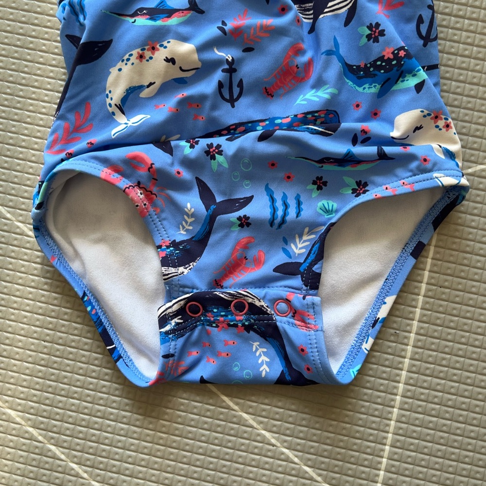 Hatley whale swimsuit 6-9 months - Picture 4 of 6